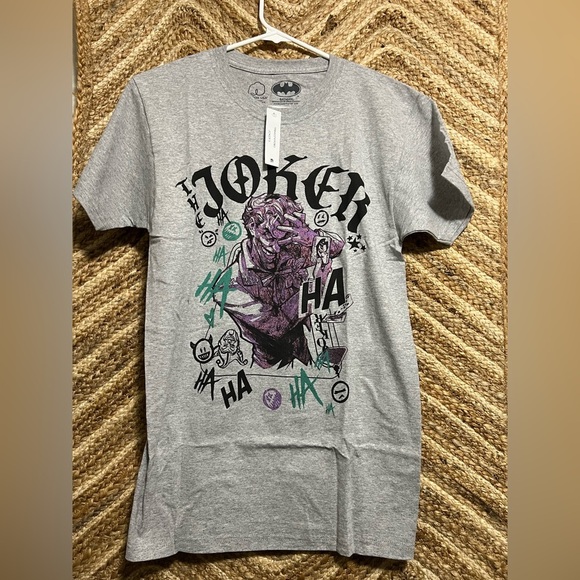 Batman The Joker, DC Comic, Men's Graphic Short Sleeve T-Shirt, Size S, NWT - Picture 1 of 7